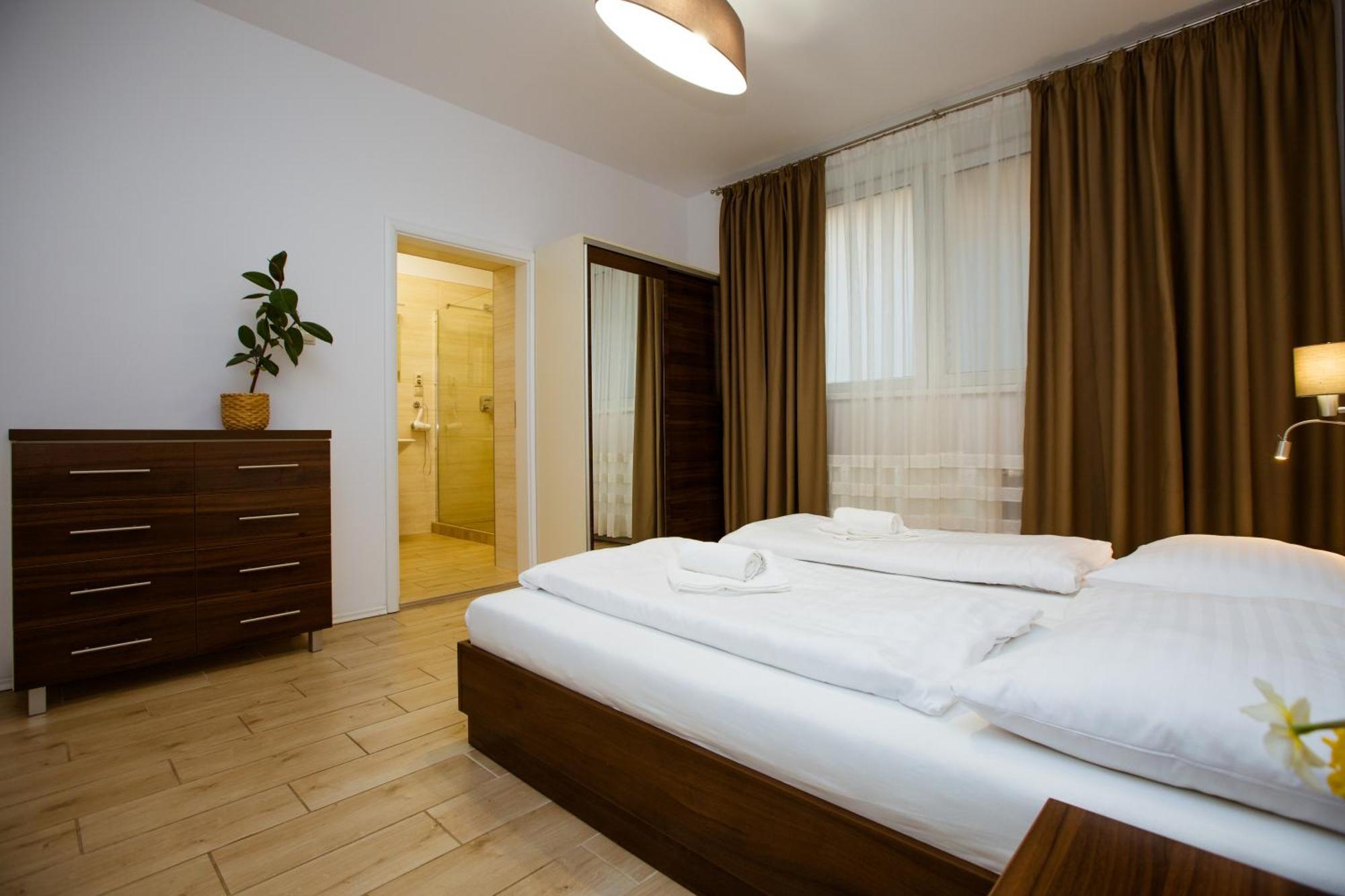 Hotel Litovel Komárno Buitenkant foto