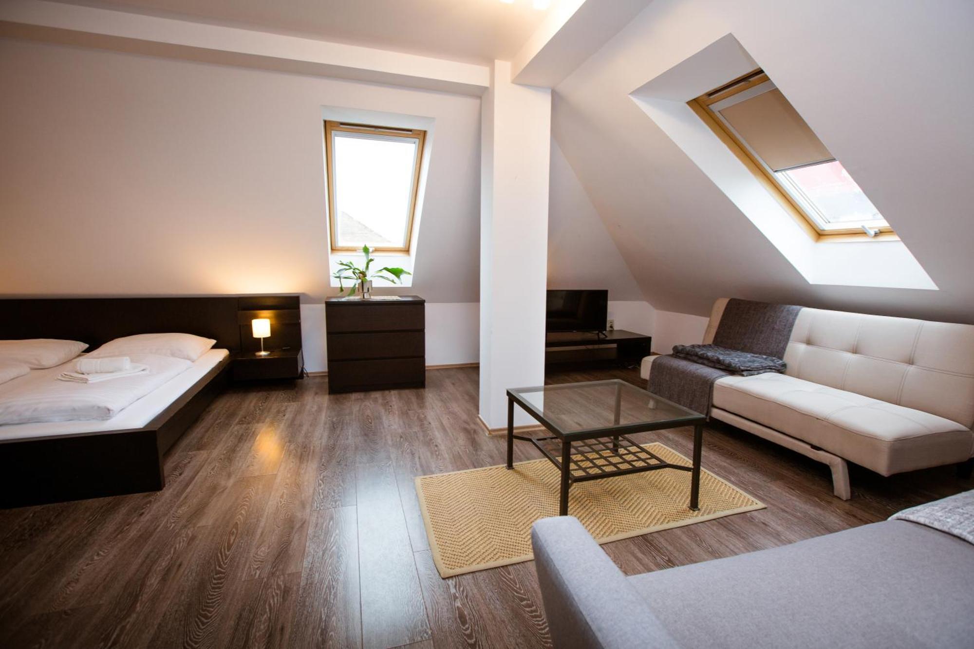 Hotel Litovel Komárno Buitenkant foto