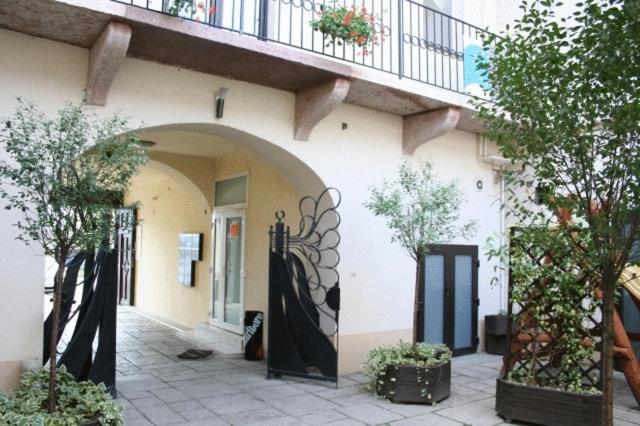 Hotel Litovel Komárno Buitenkant foto